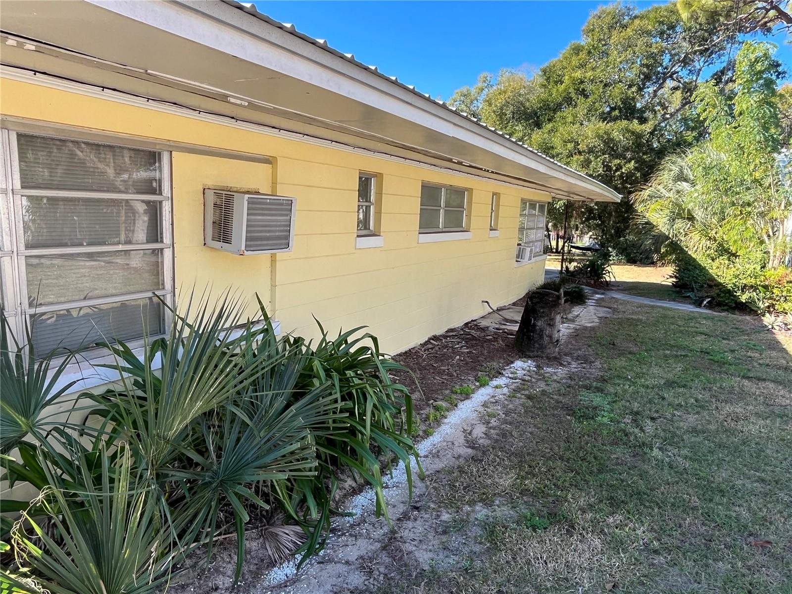 Image 22 of 25 For 214 Osceola Street