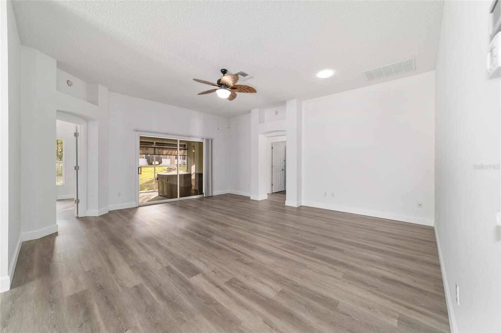 Image 17 of 61 For 1211 Cabella Circle