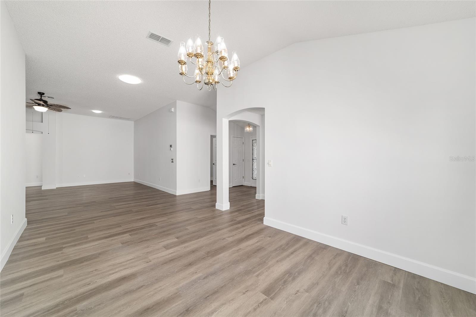 Image 26 of 61 For 1211 Cabella Circle