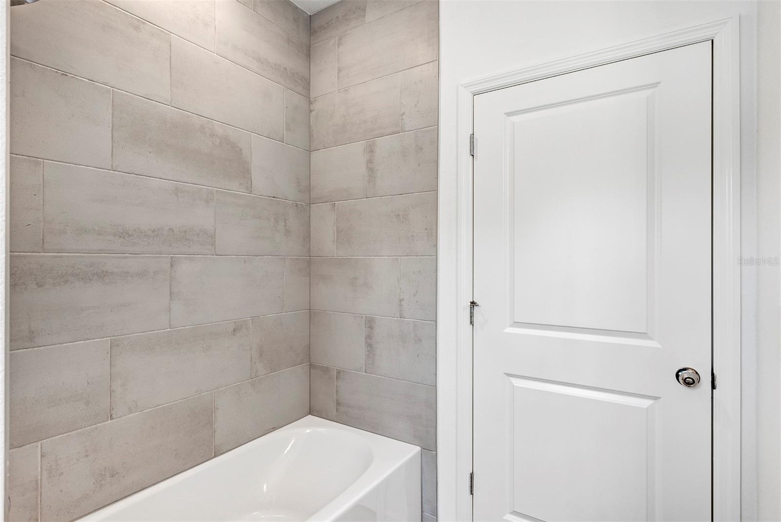 Image 16 of 34 For 19438 79th Street