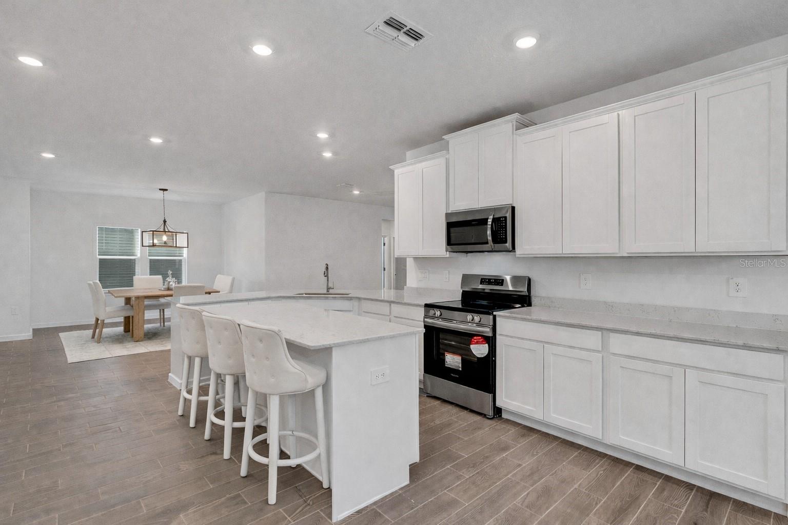 Image 7 of 34 For 19438 79th Street