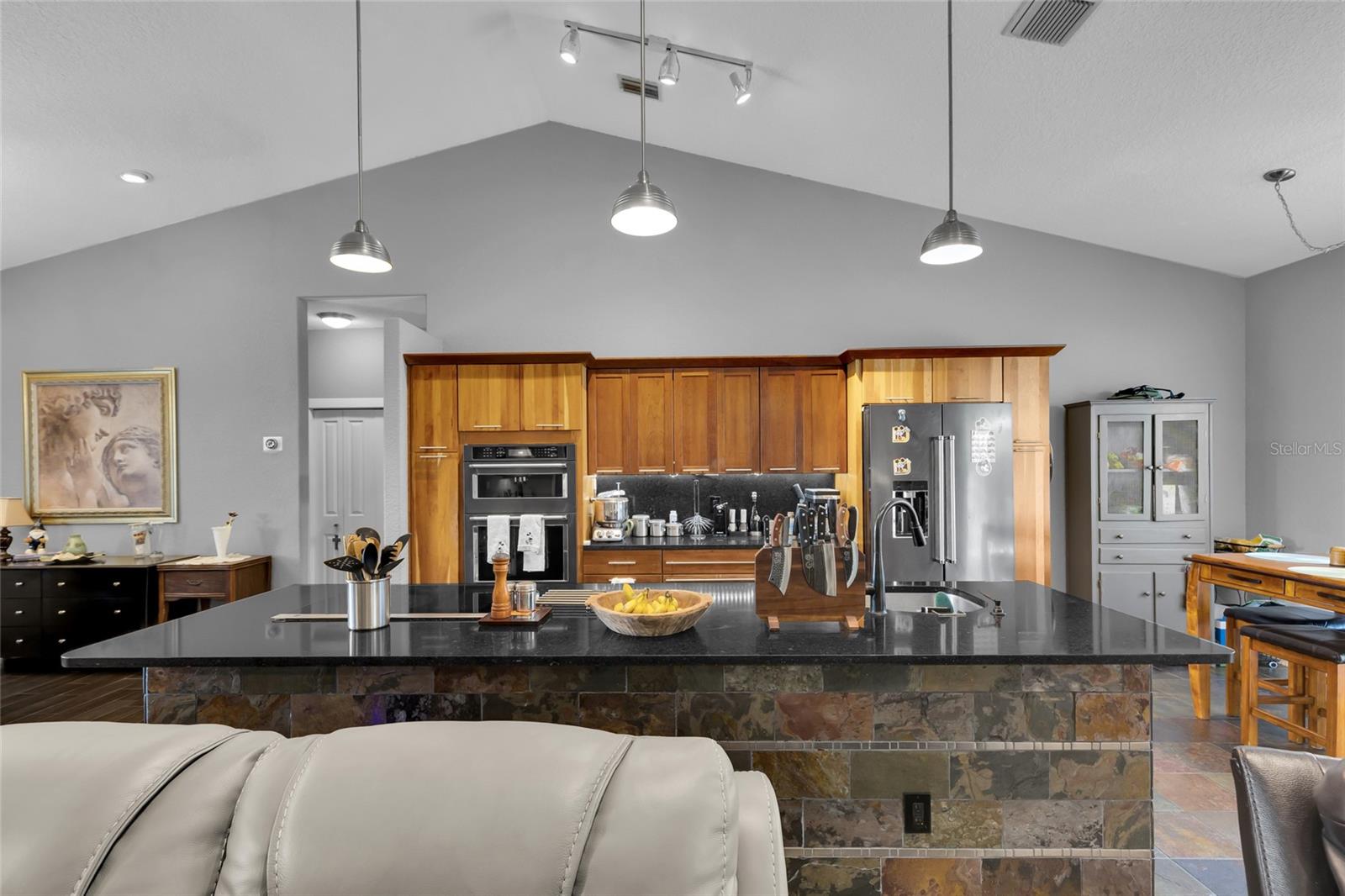 Image 10 of 46 For 25507 Troon Avenue