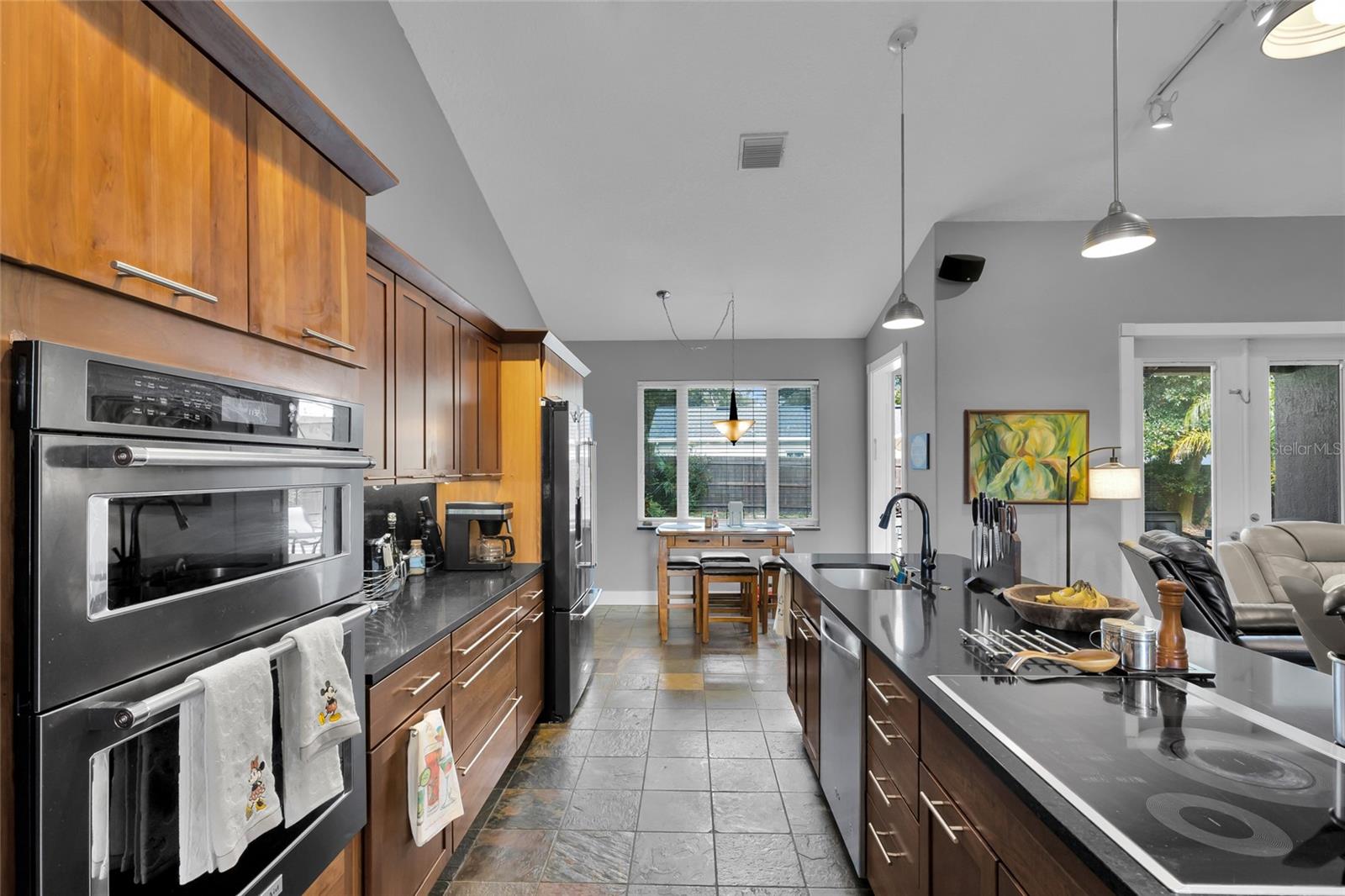 Image 11 of 46 For 25507 Troon Avenue