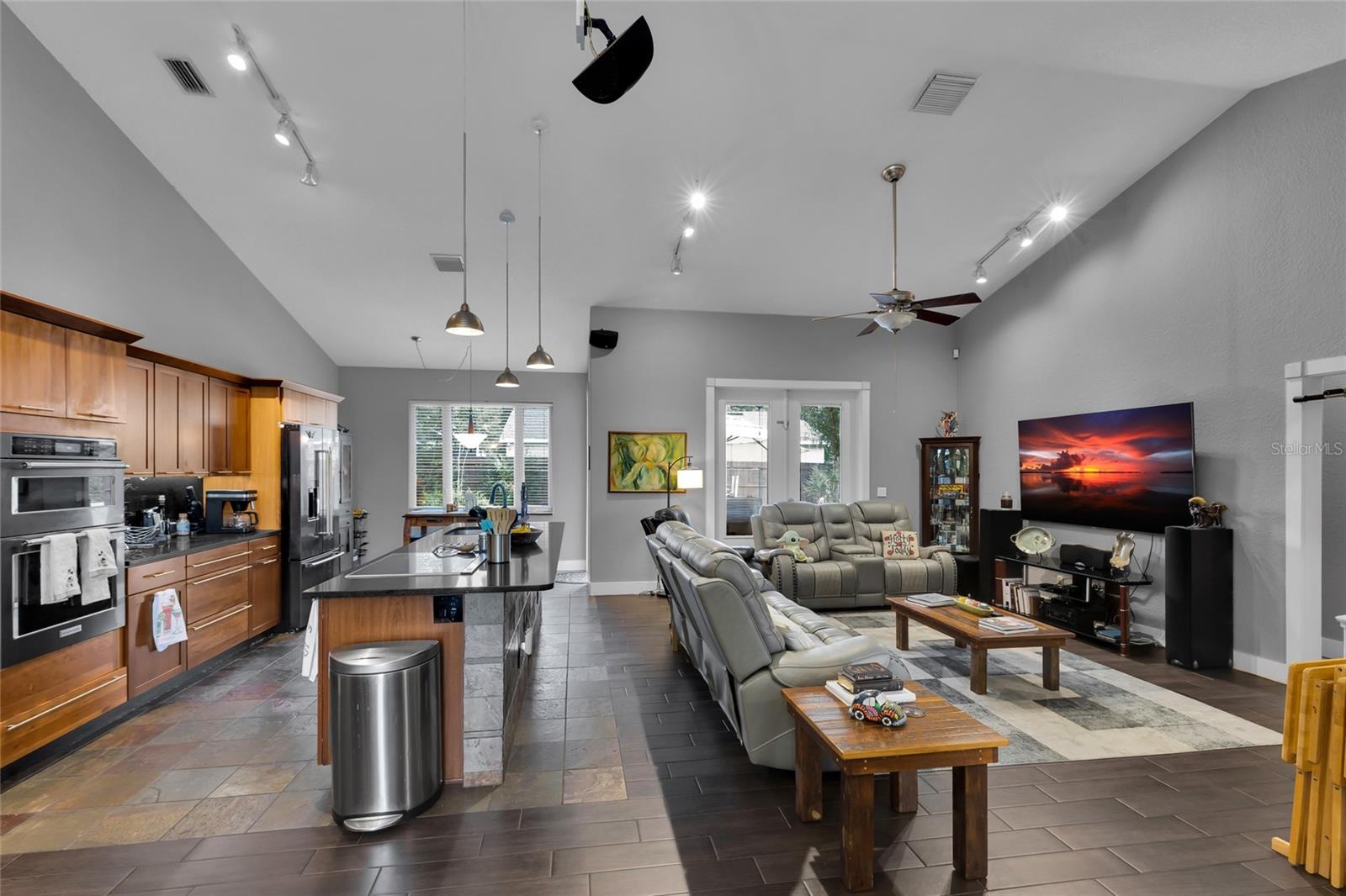 Image 18 of 46 For 25507 Troon Avenue