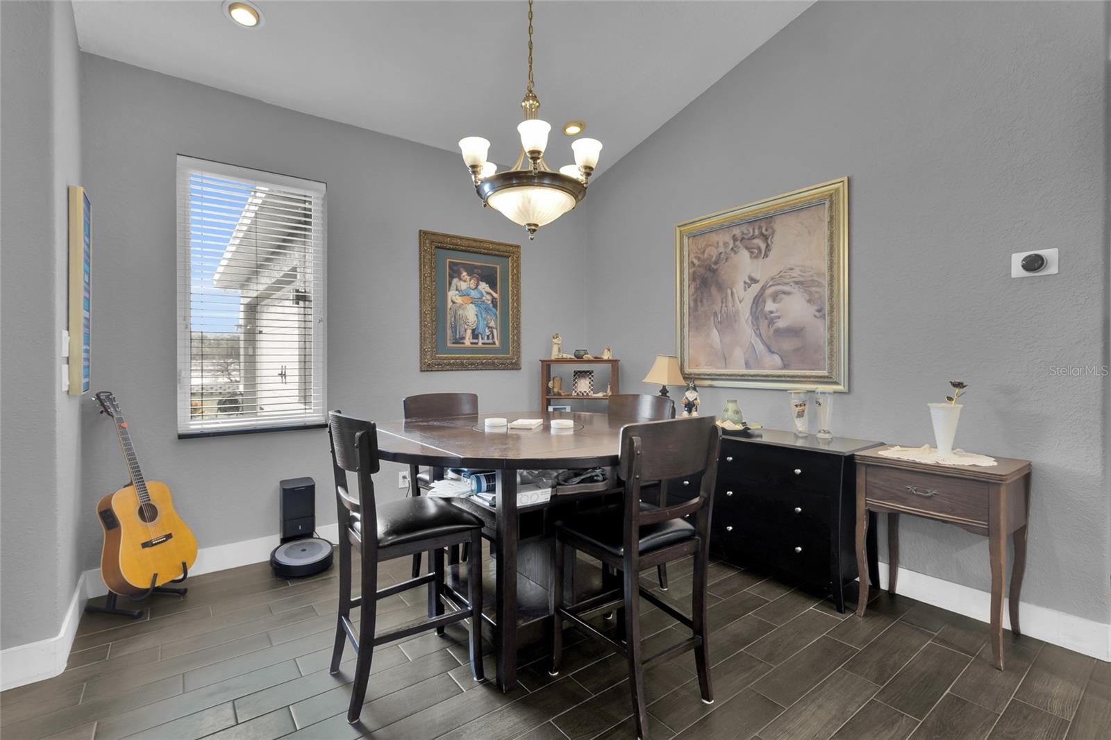 Image 20 of 46 For 25507 Troon Avenue