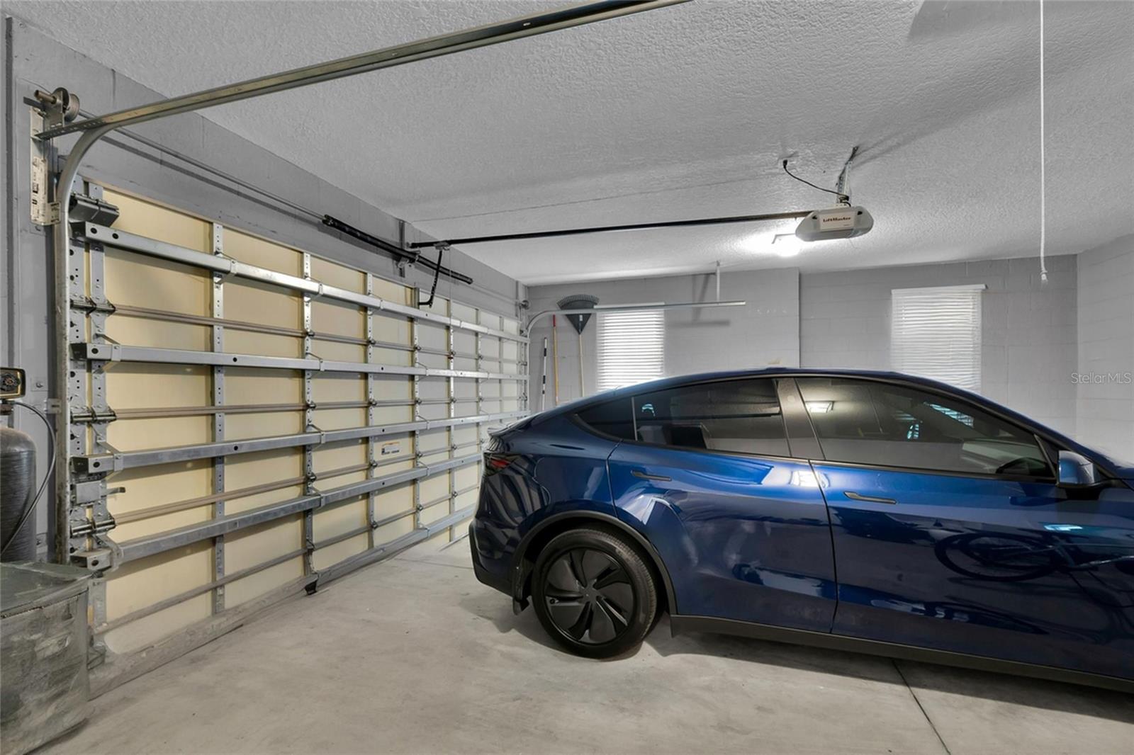 Image 32 of 46 For 25507 Troon Avenue