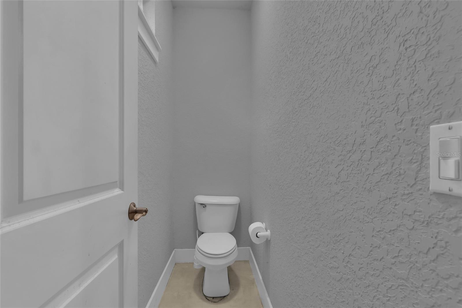 Image 33 of 46 For 25507 Troon Avenue