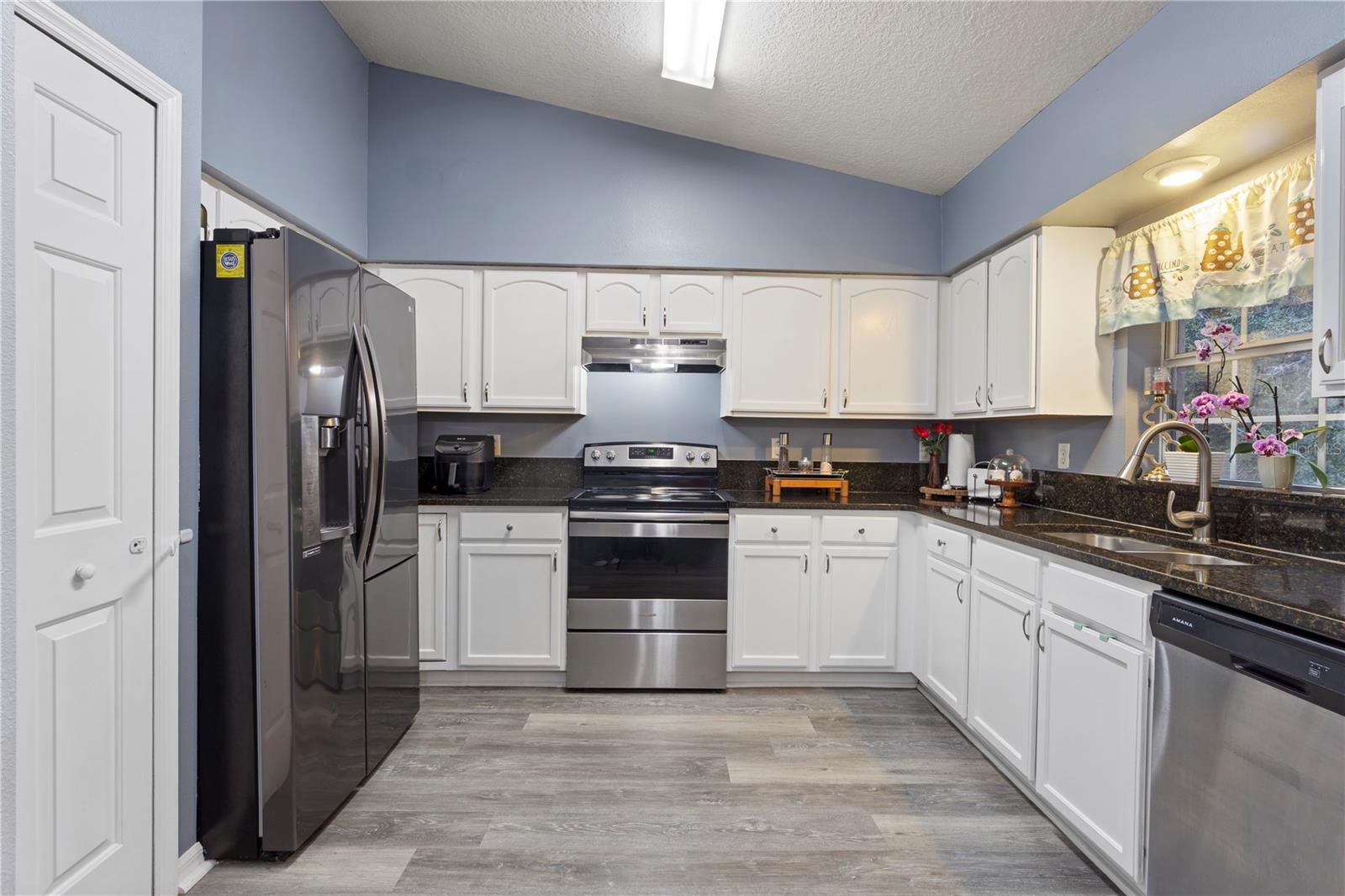 Image 4 of 20 For 4490 Treasure Cay Road