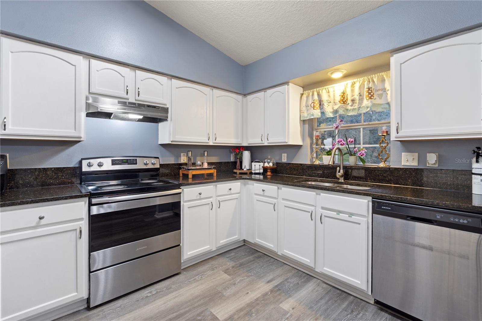 Image 5 of 20 For 4490 Treasure Cay Road