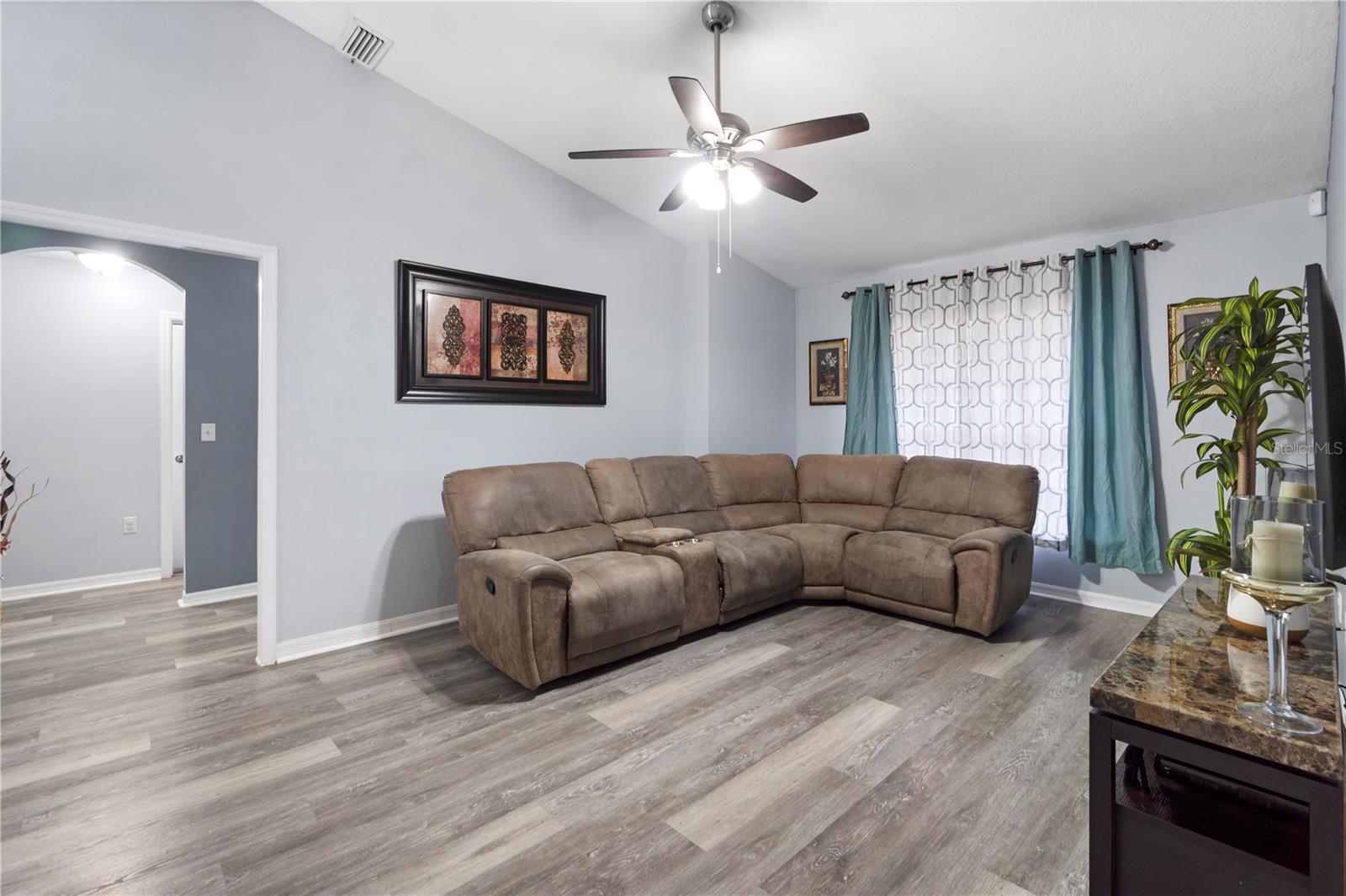 Image 8 of 20 For 4490 Treasure Cay Road