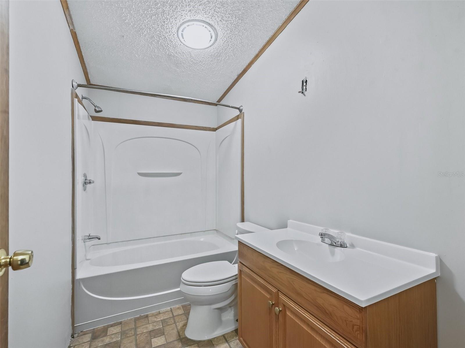 Image 25 of 42 For 17070 173rd Terrace Road