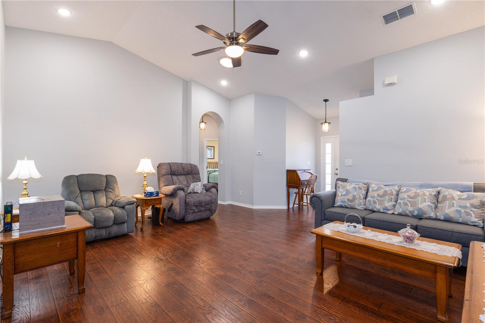 Image 10 of 36 For 25735 Glen Eagle Drive