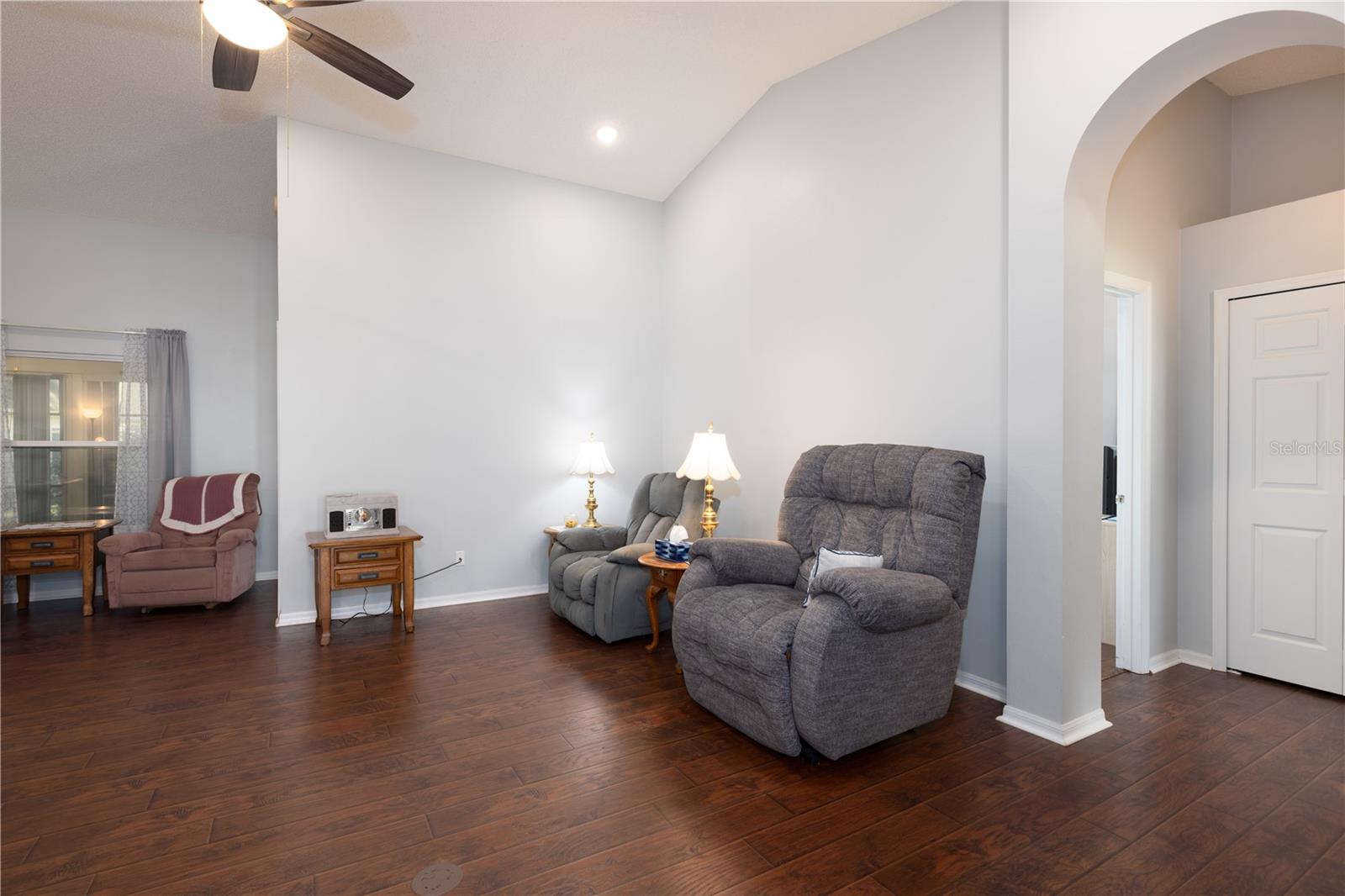 Image 11 of 36 For 25735 Glen Eagle Drive