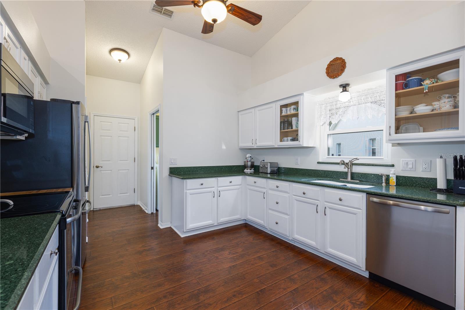 Image 13 of 36 For 25735 Glen Eagle Drive