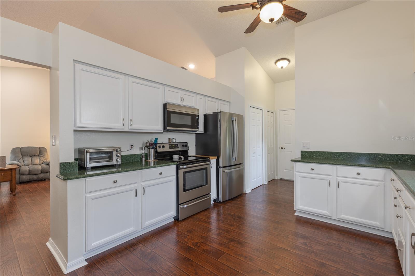 Image 14 of 36 For 25735 Glen Eagle Drive