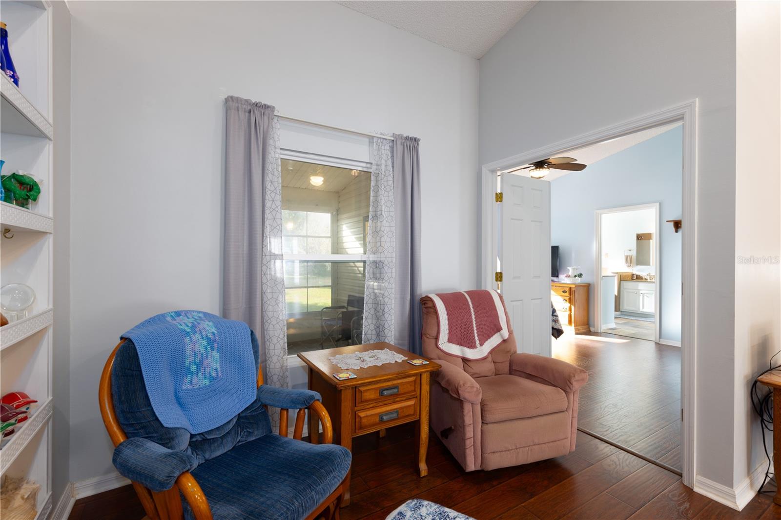 Image 15 of 36 For 25735 Glen Eagle Drive