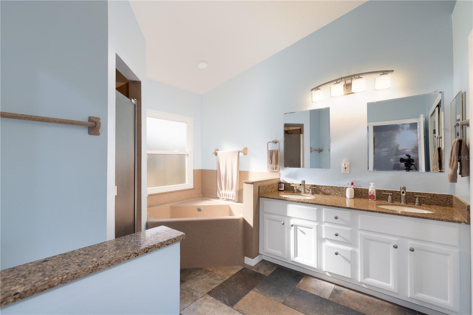 Image 19 of 36 For 25735 Glen Eagle Drive