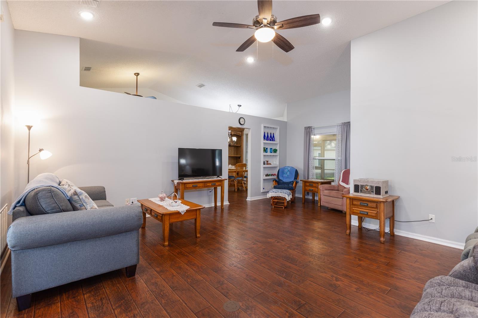 Image 9 of 36 For 25735 Glen Eagle Drive