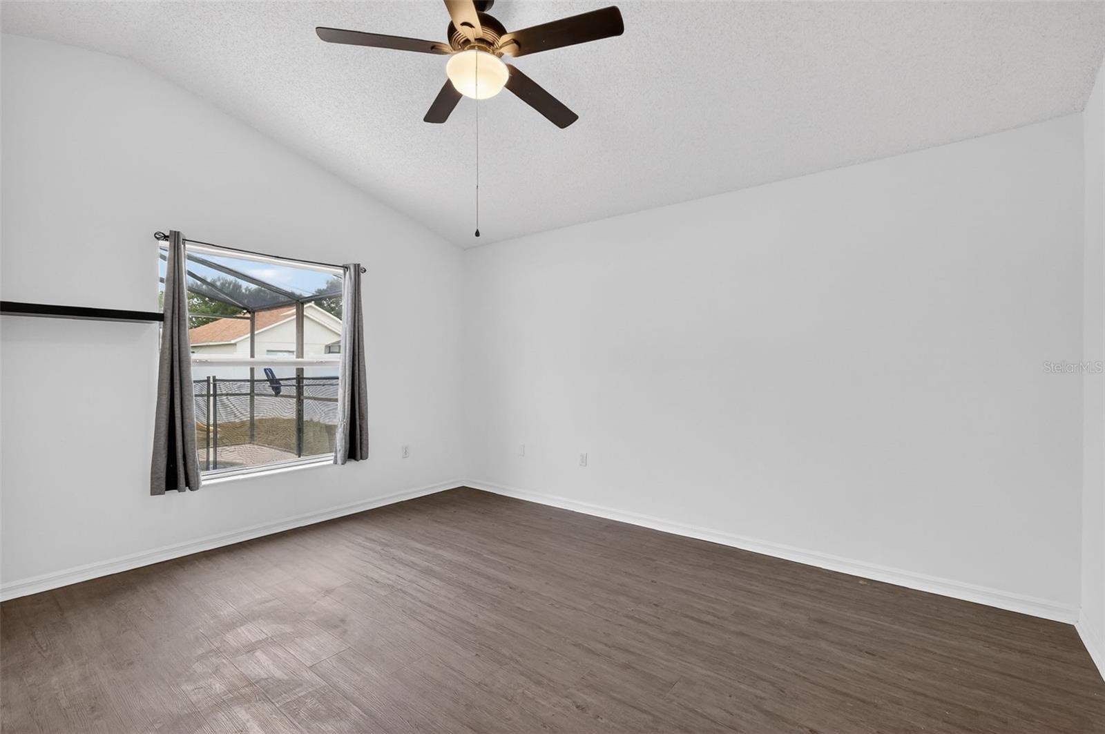 Image 12 of 23 For 121 Sonja Circle