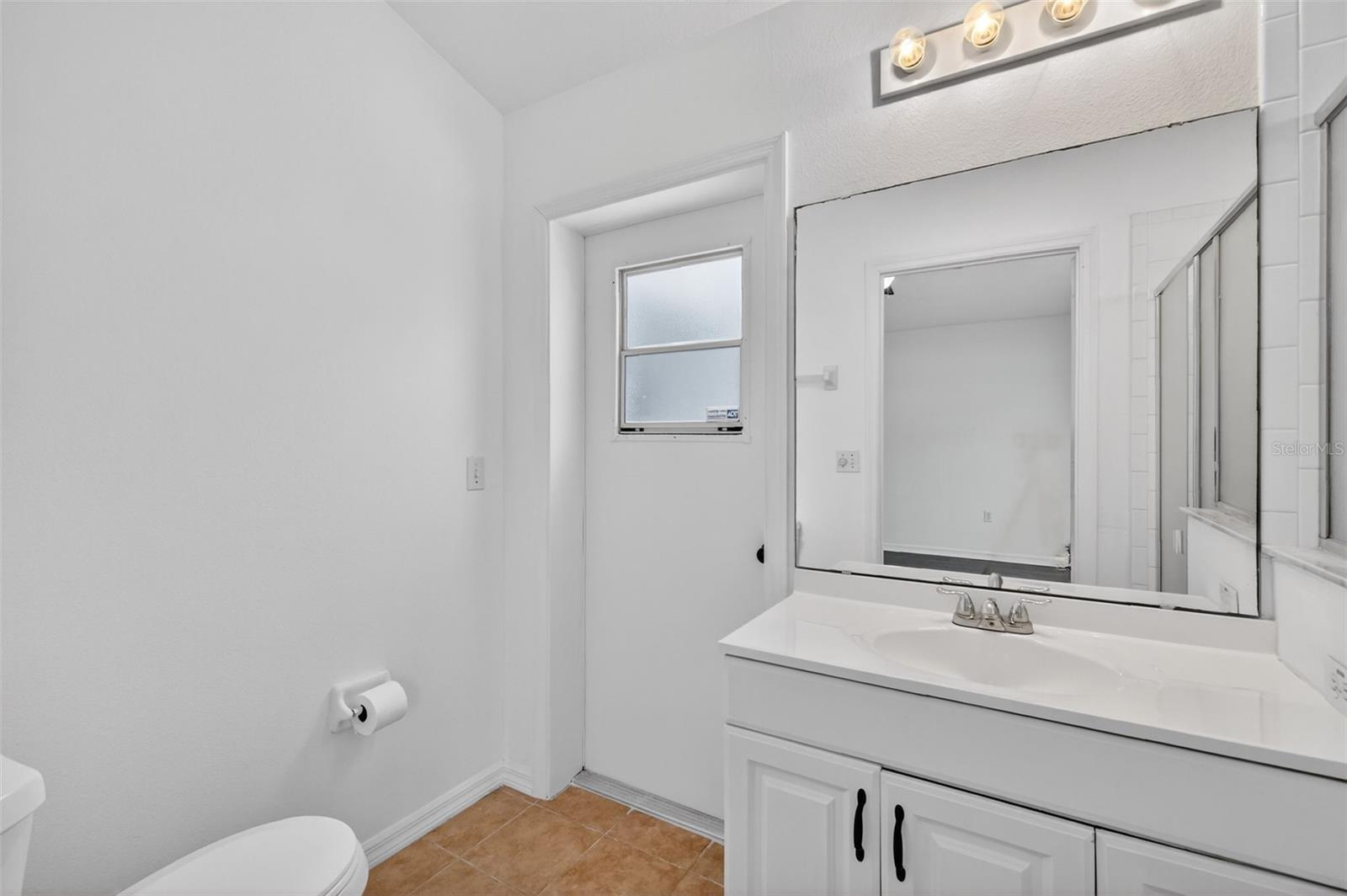 Image 14 of 23 For 121 Sonja Circle