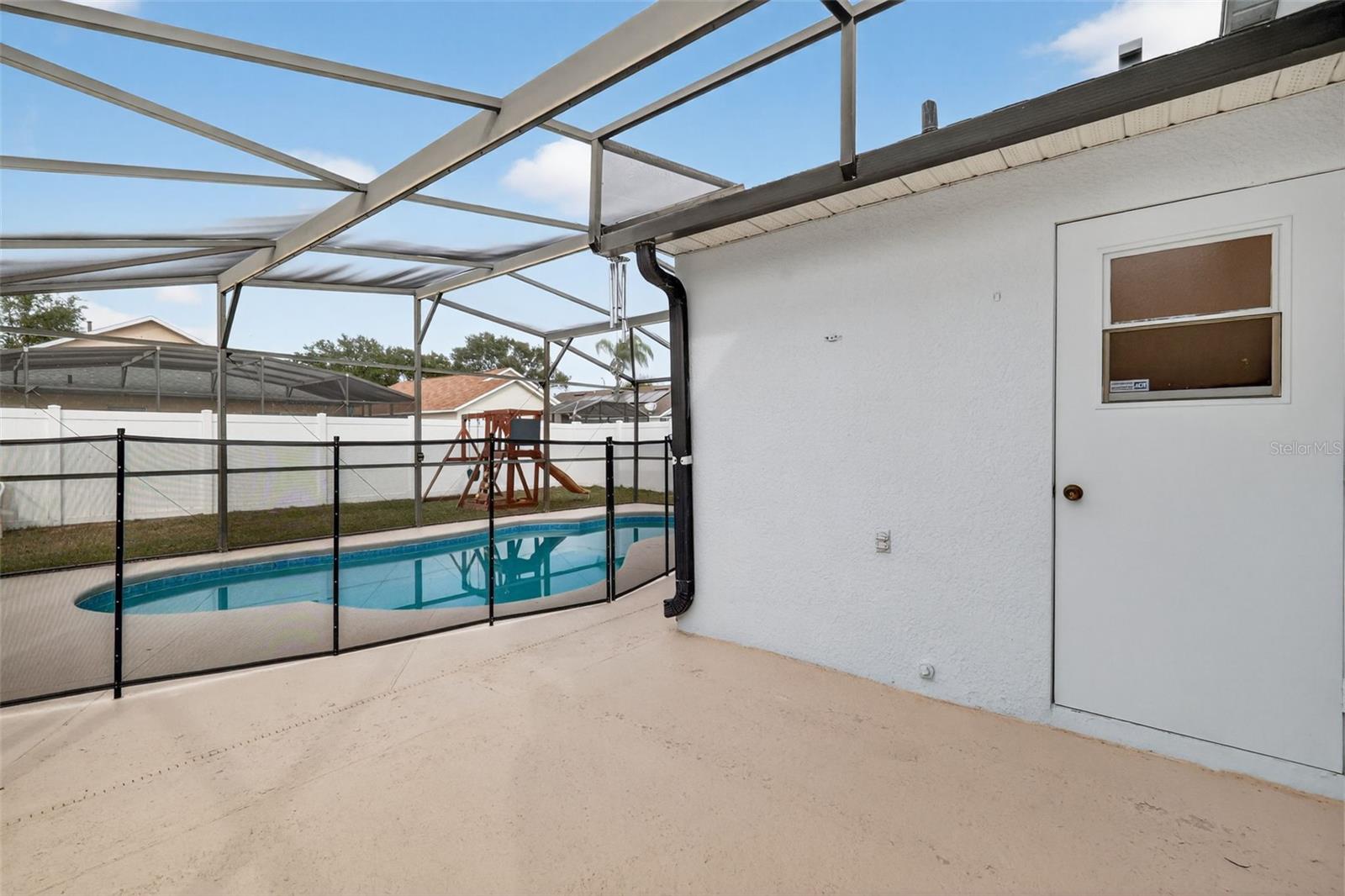 Image 19 of 23 For 121 Sonja Circle