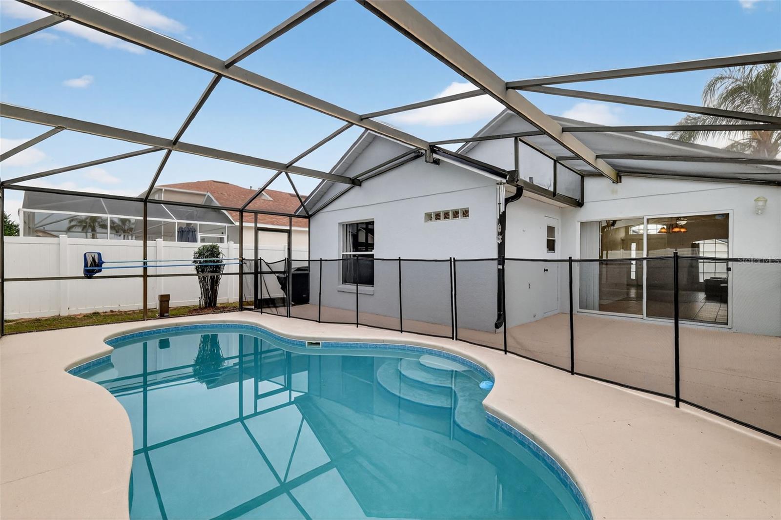 Image 21 of 23 For 121 Sonja Circle