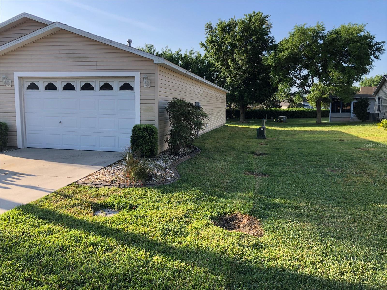 Image 2 of 20 For 2566 Hialeah Avenue