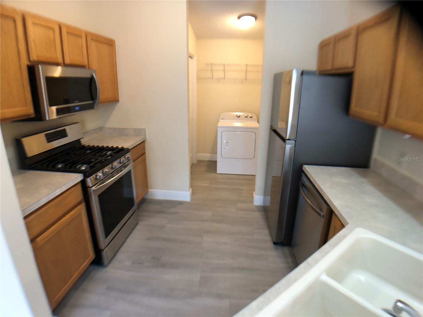 Image 5 of 20 For 2566 Hialeah Avenue