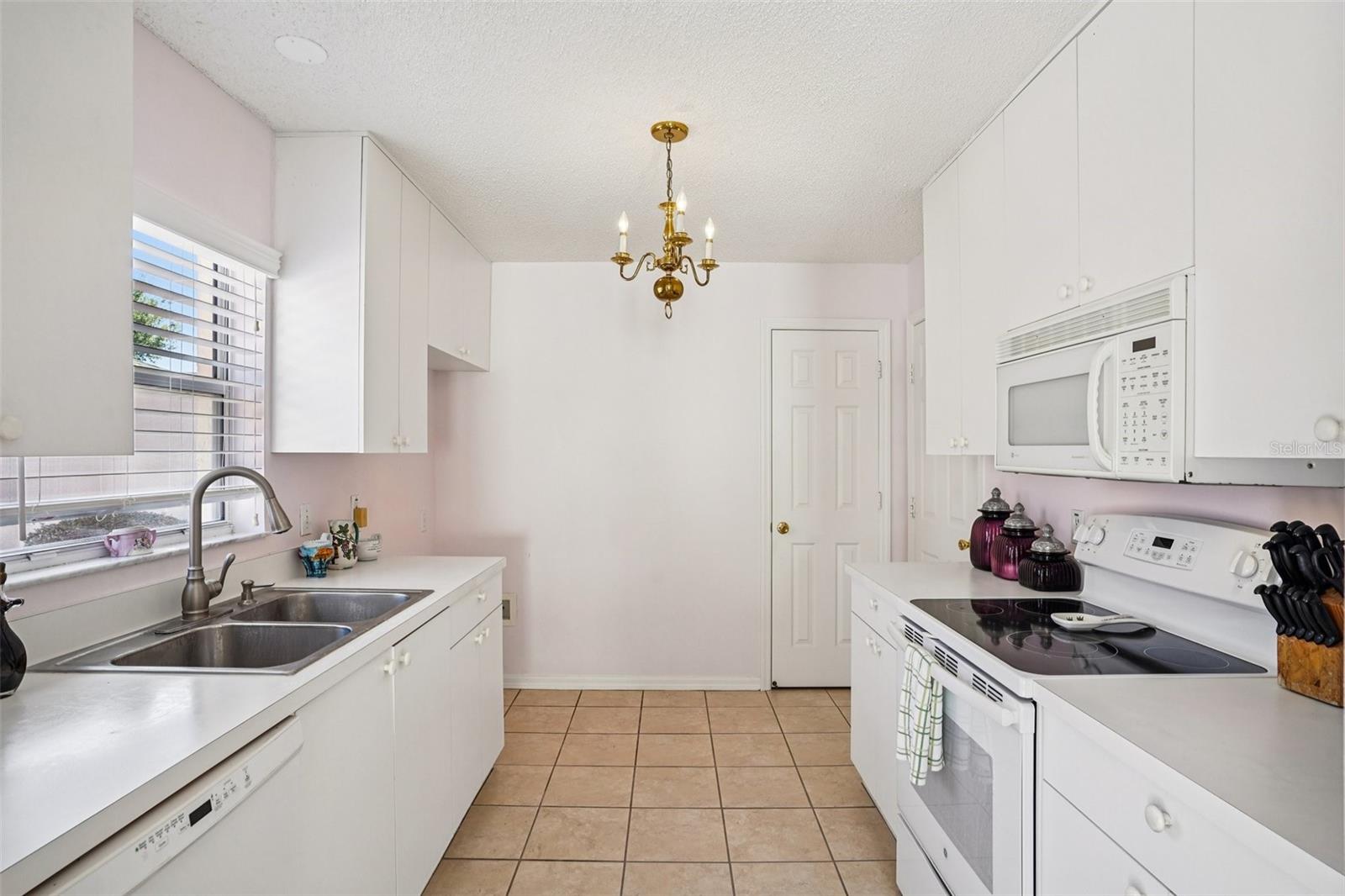 Image 14 of 30 For 871 Trevino Terrace