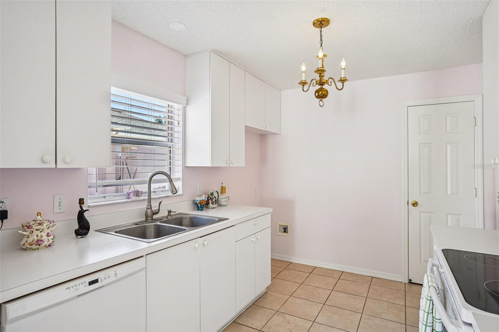 Image 15 of 30 For 871 Trevino Terrace