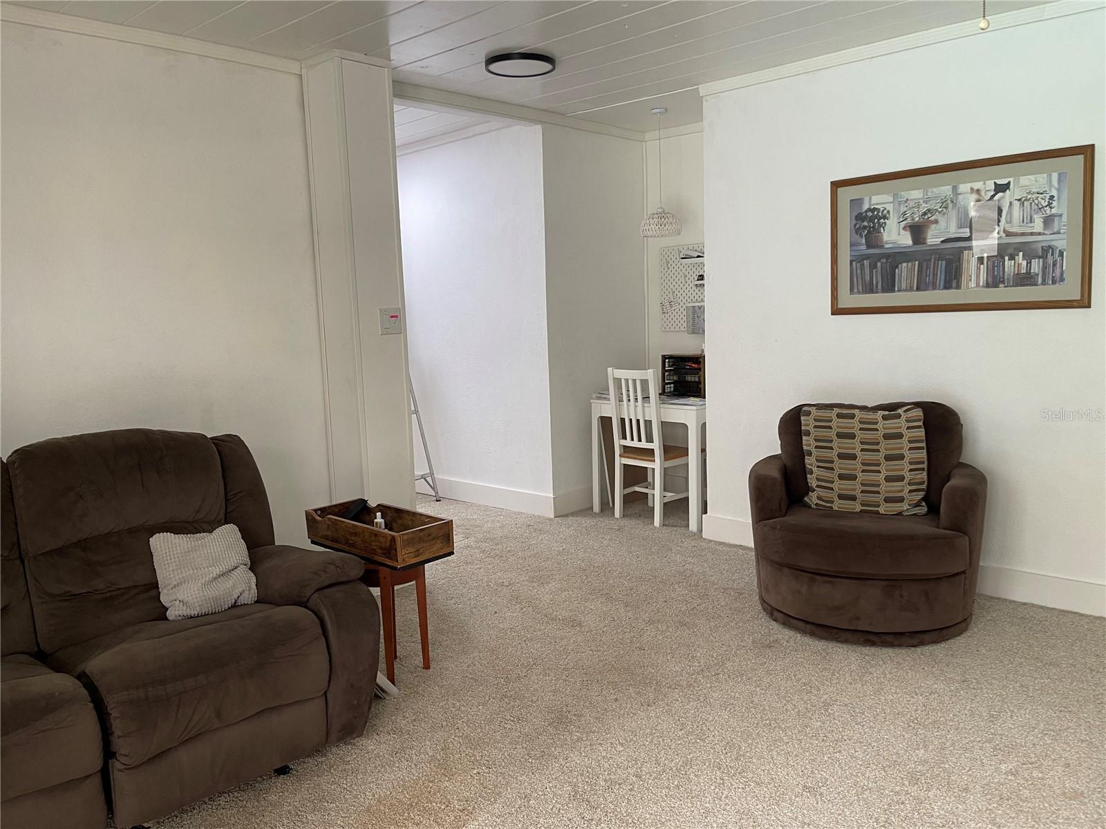 Image 13 of 33 For 202 Warfield Avenue