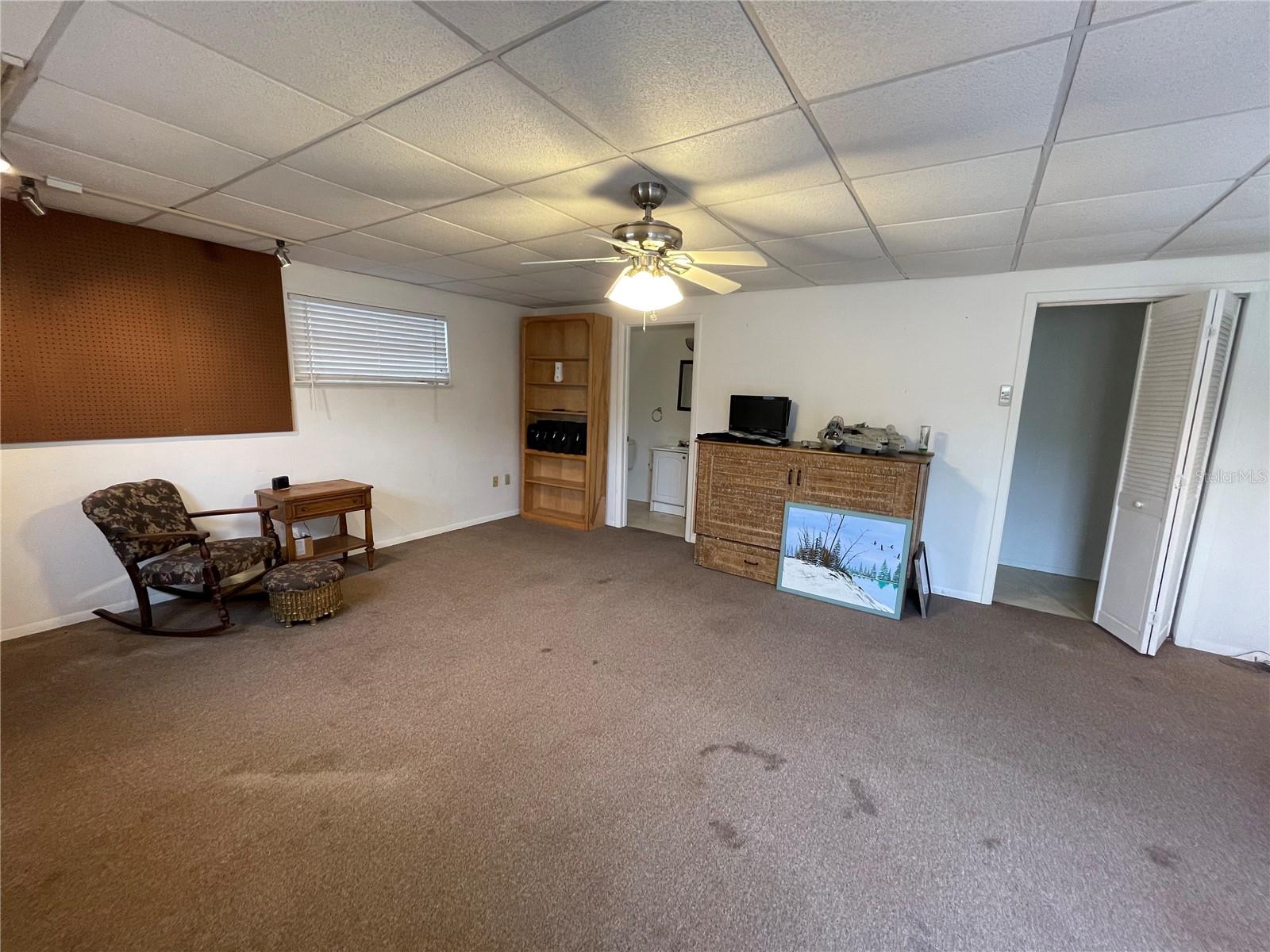 Image 25 of 33 For 202 Warfield Avenue