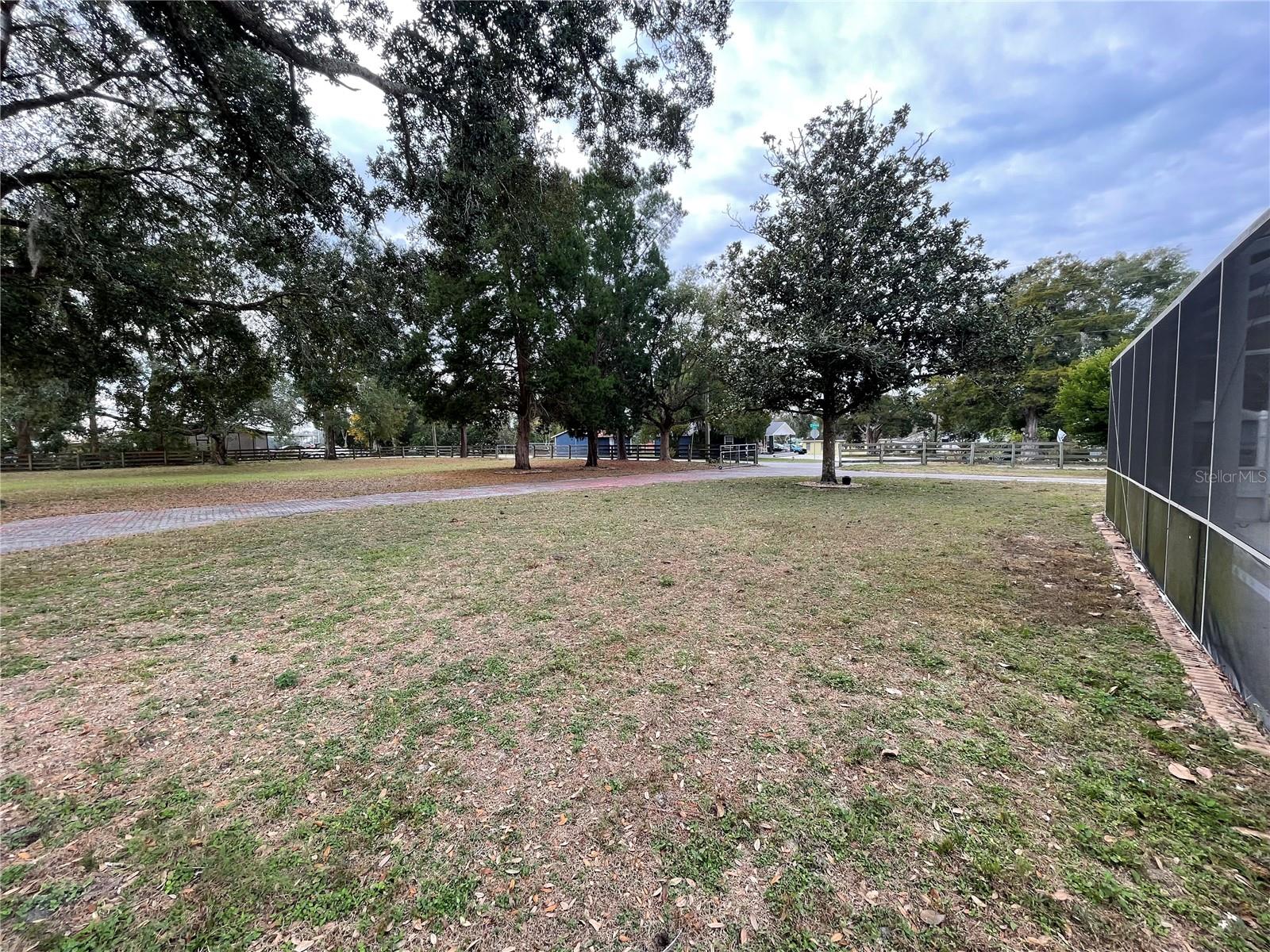 Image 30 of 33 For 202 Warfield Avenue