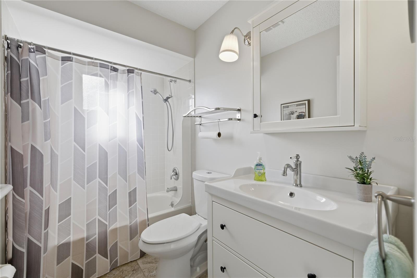 Image 11 of 33 For 10492 178th Street