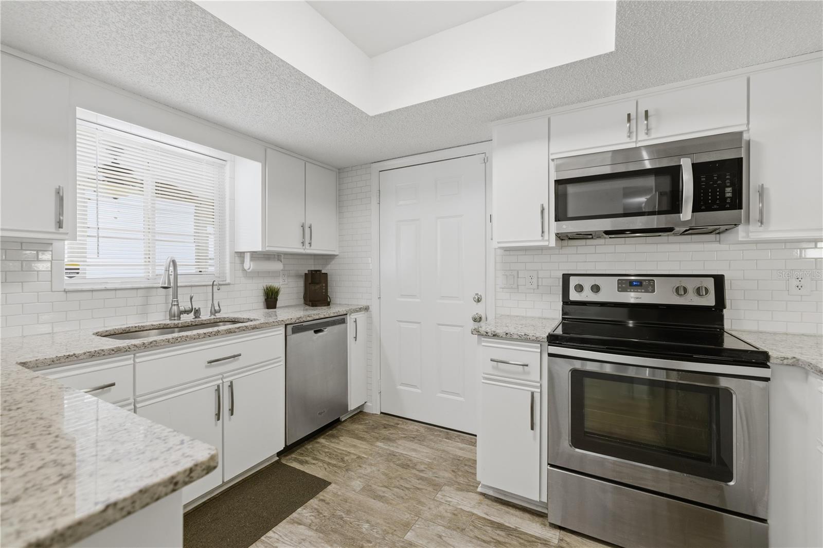 Image 14 of 33 For 10492 178th Street