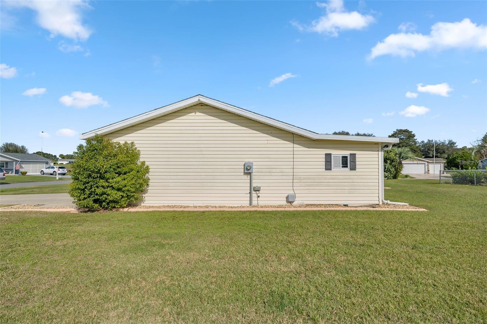 Image 3 of 33 For 10492 178th Street