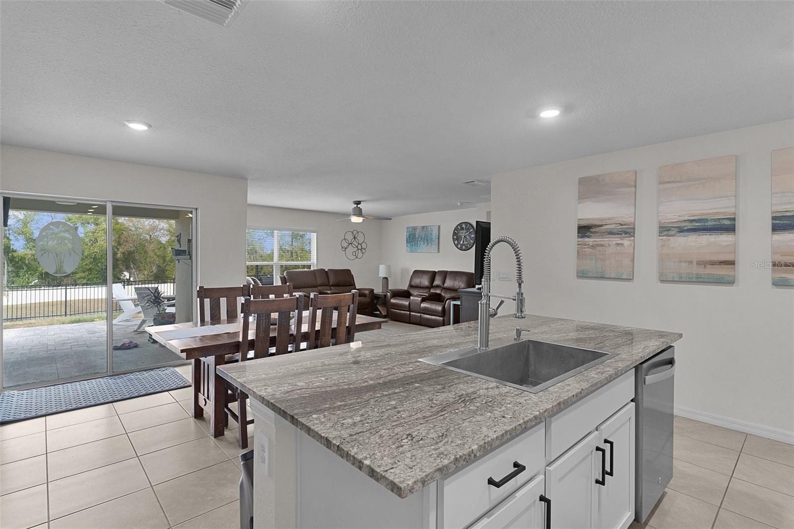 Image 10 of 52 For 6735 3rd Loop