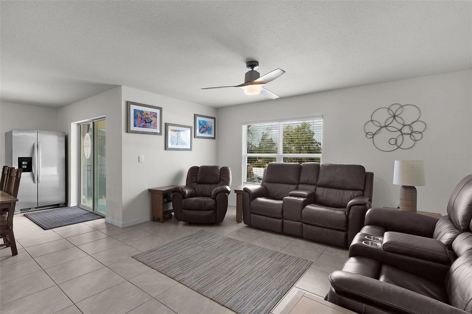 Image 7 of 52 For 6735 3rd Loop