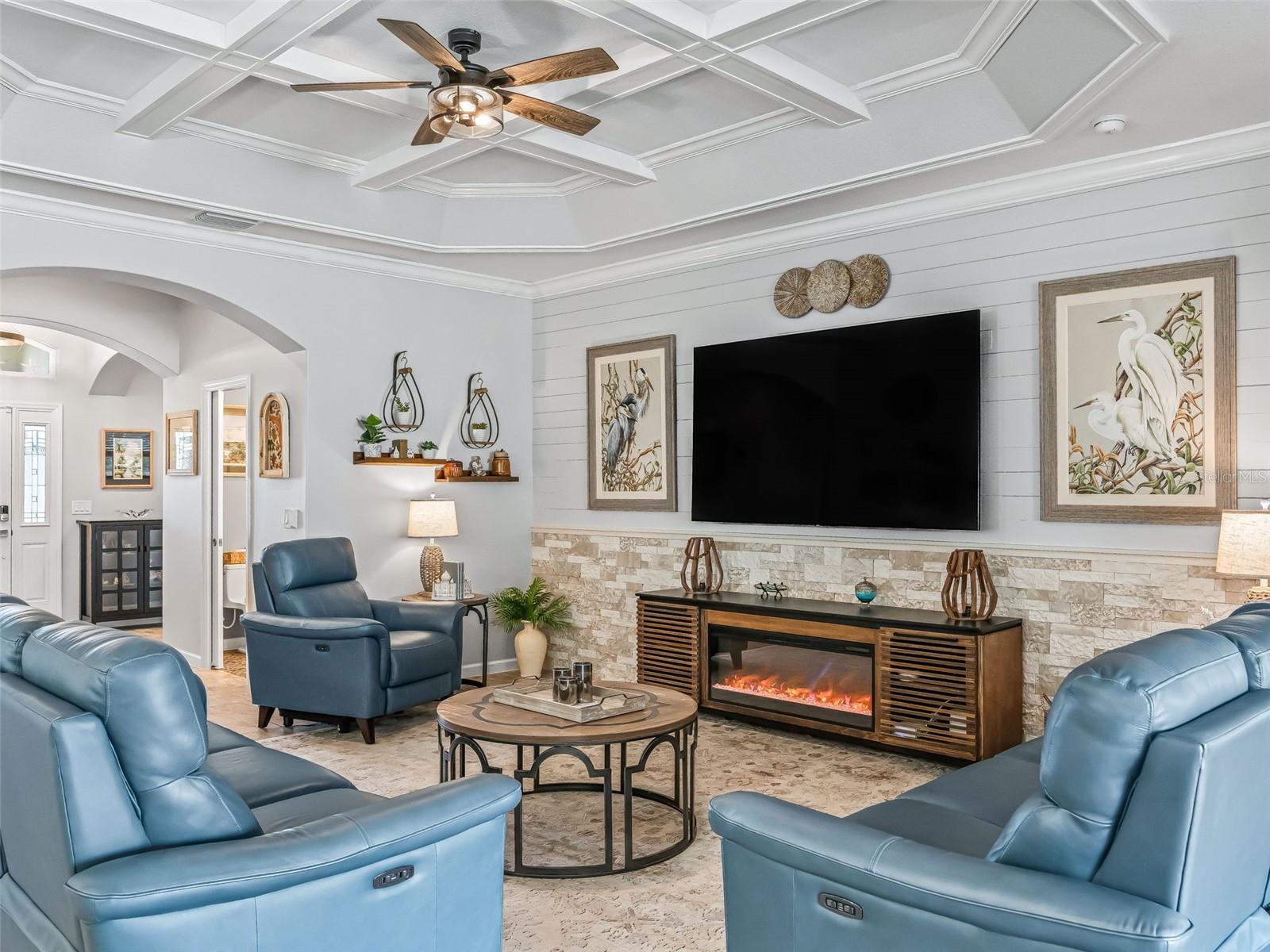 Image 12 of 61 For 5689 Henry Loop