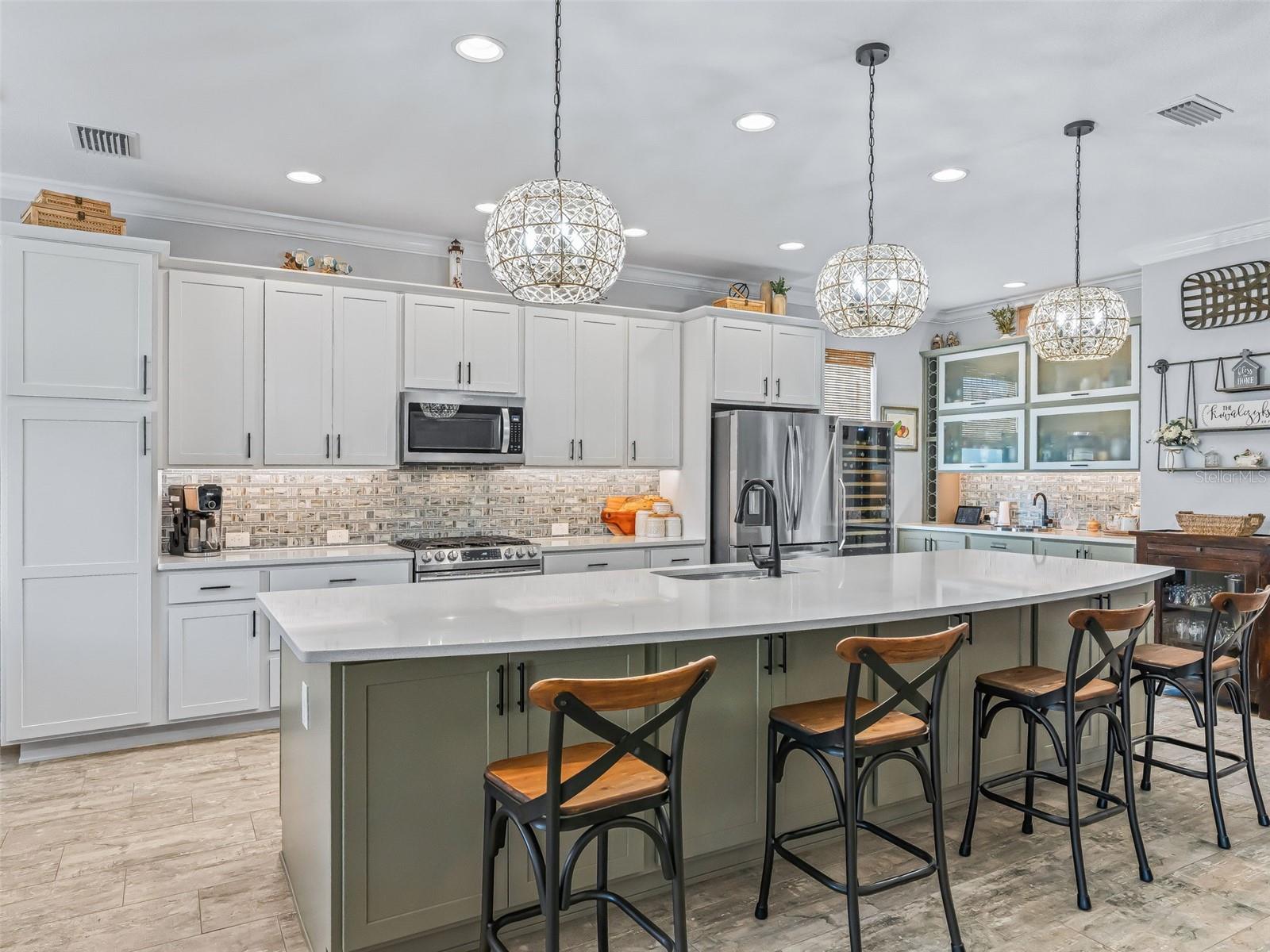 Image 18 of 61 For 5689 Henry Loop