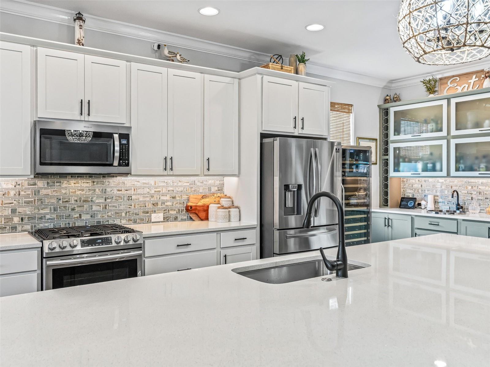 Image 19 of 61 For 5689 Henry Loop