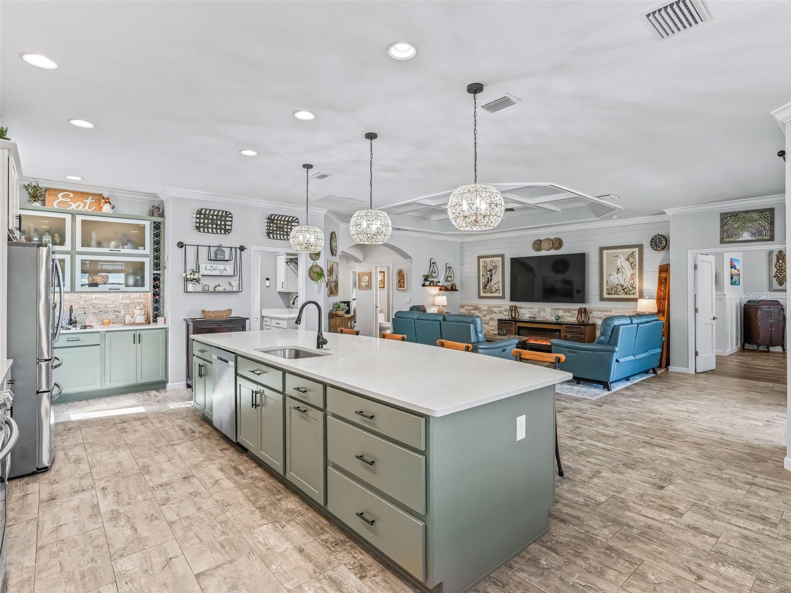 Image 22 of 61 For 5689 Henry Loop