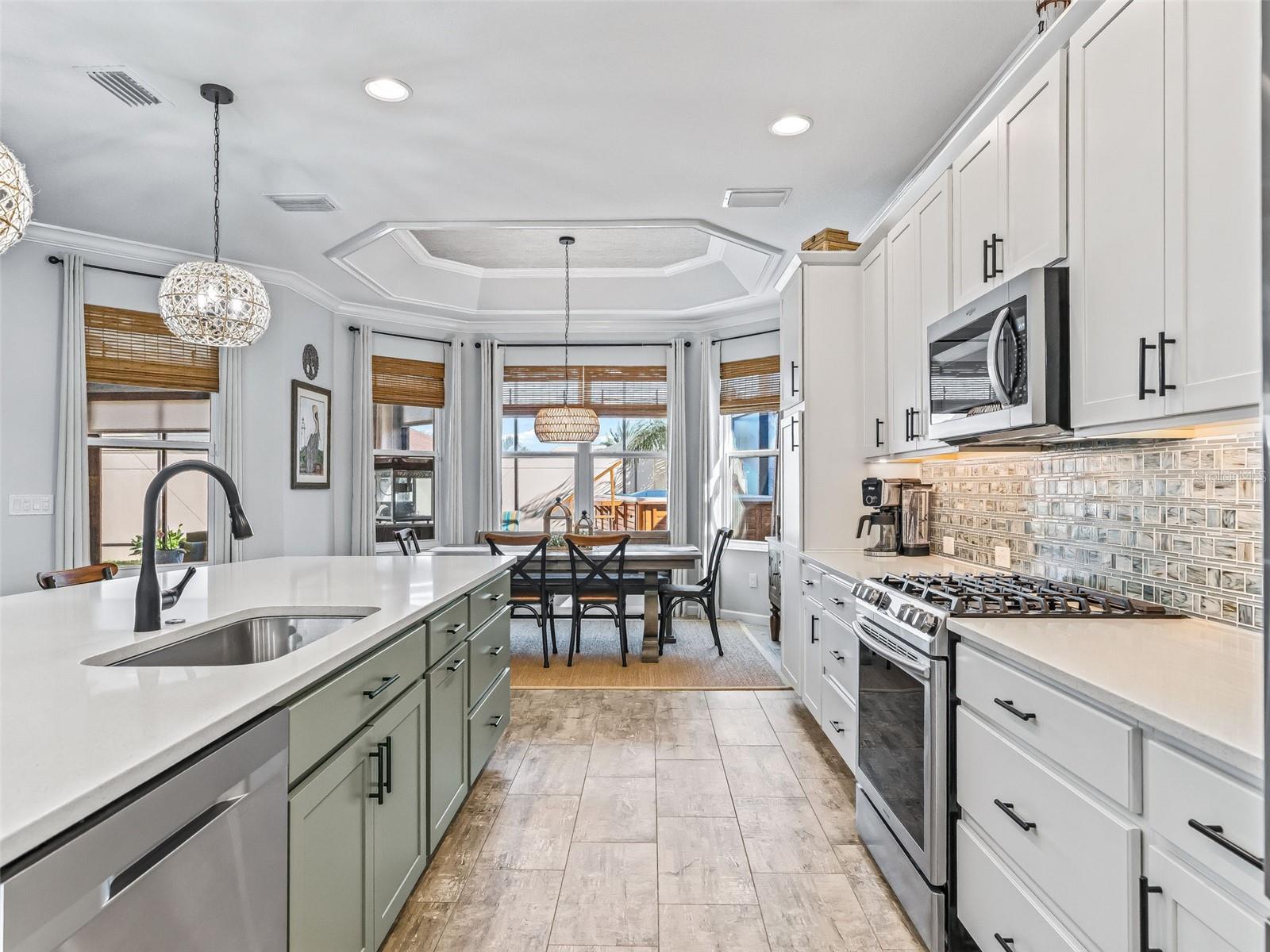 Image 24 of 61 For 5689 Henry Loop