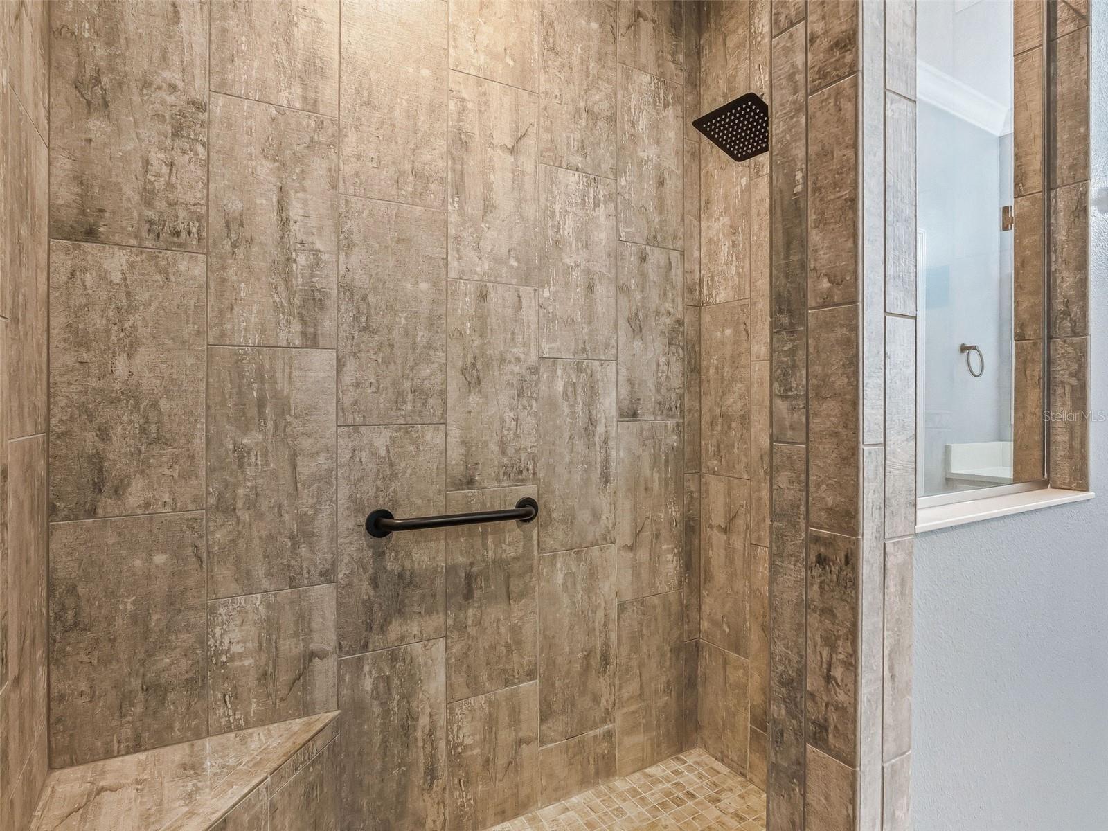 Image 30 of 61 For 5689 Henry Loop