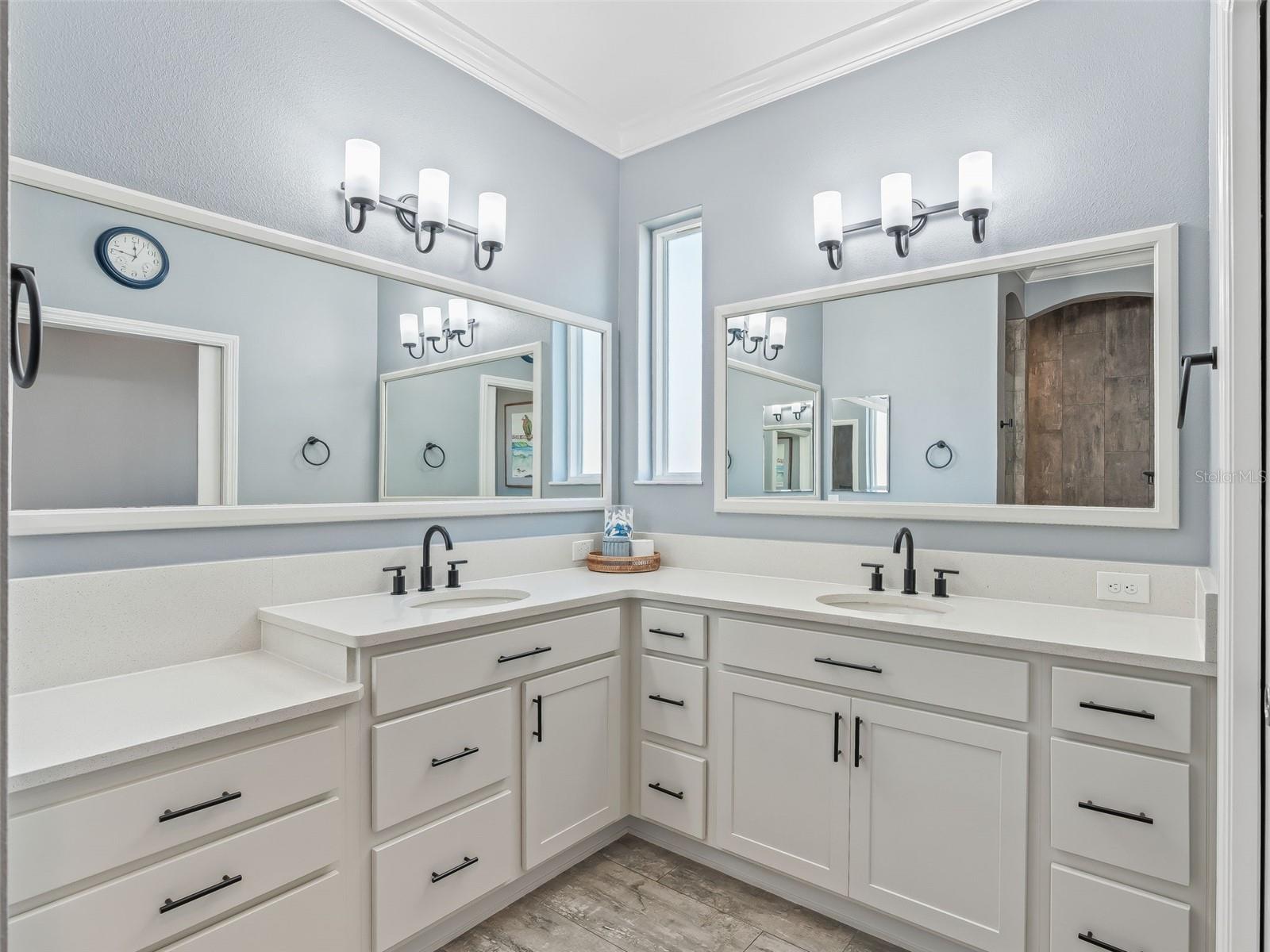 Image 31 of 61 For 5689 Henry Loop