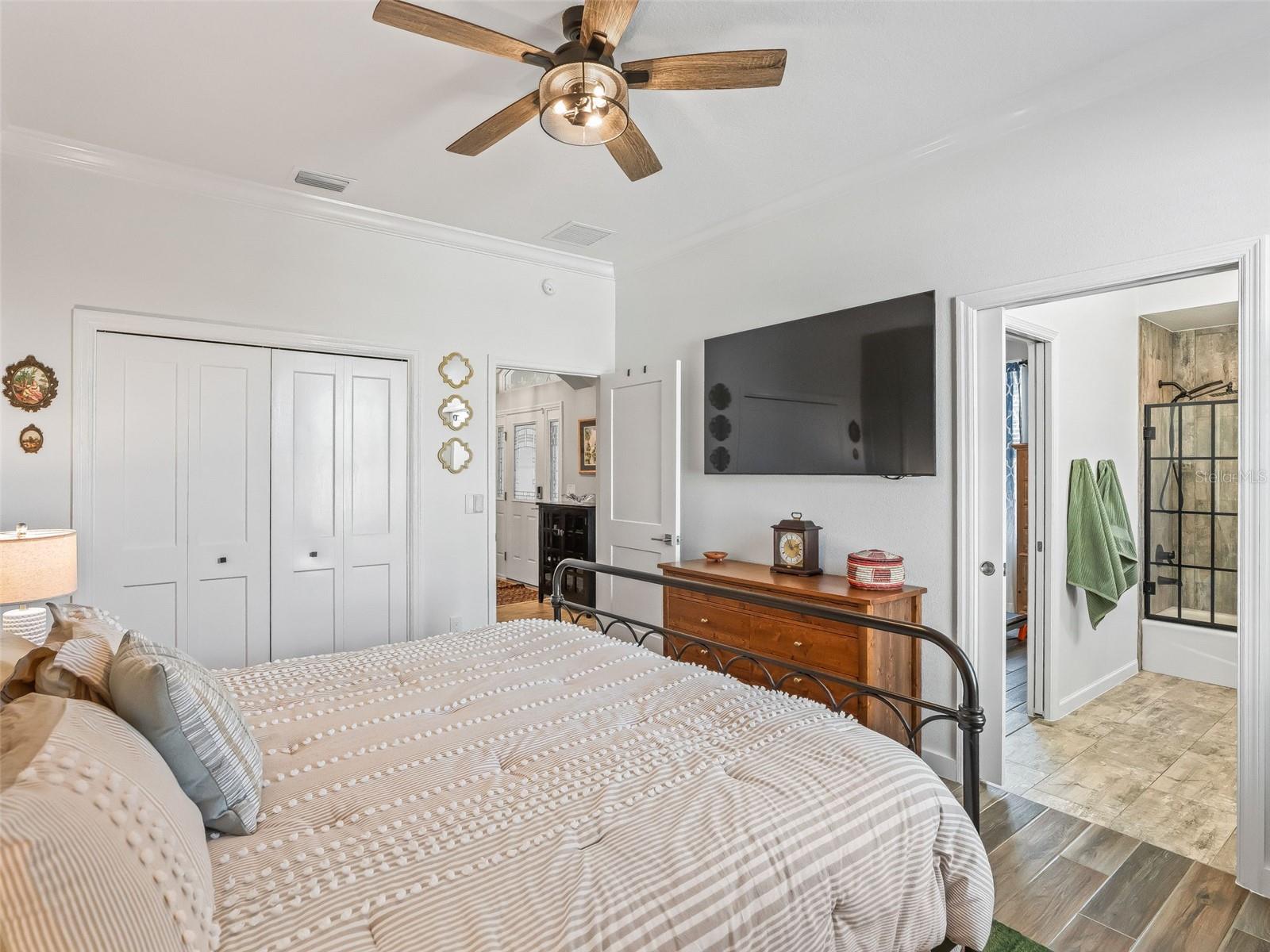 Image 33 of 61 For 5689 Henry Loop