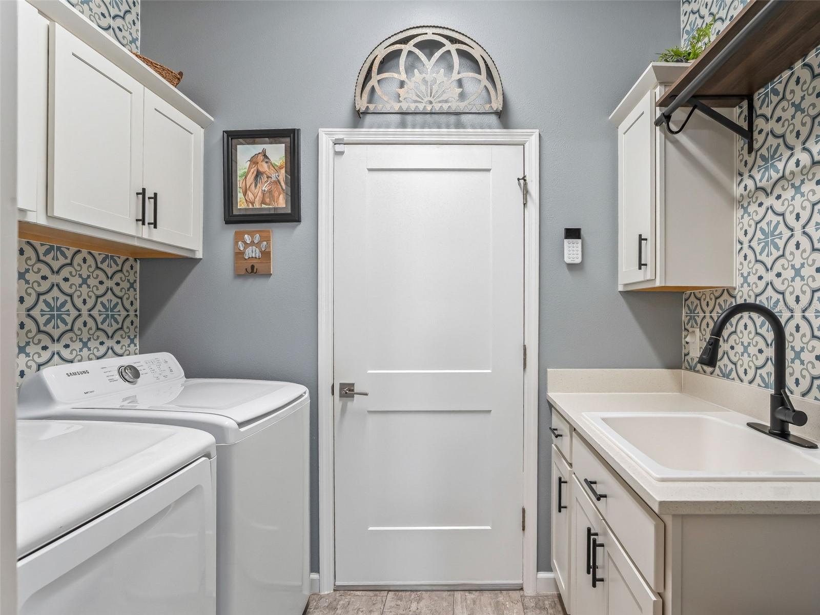 Image 38 of 61 For 5689 Henry Loop