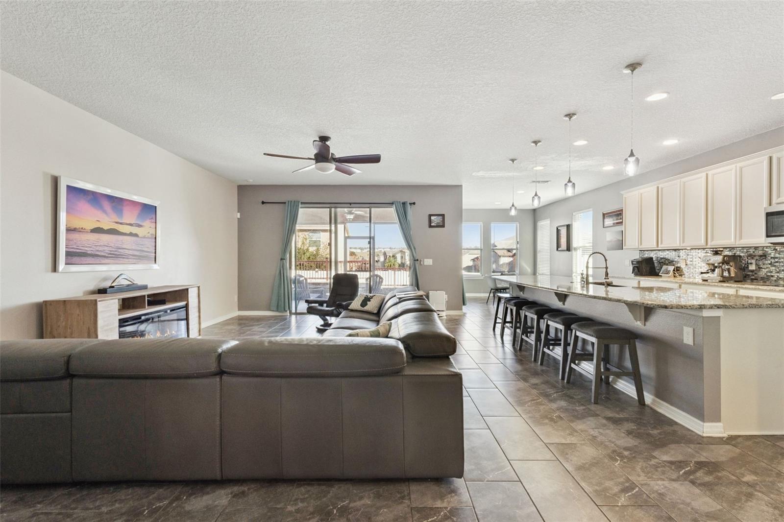 Image 10 of 41 For 4057 Silk Oak Lane