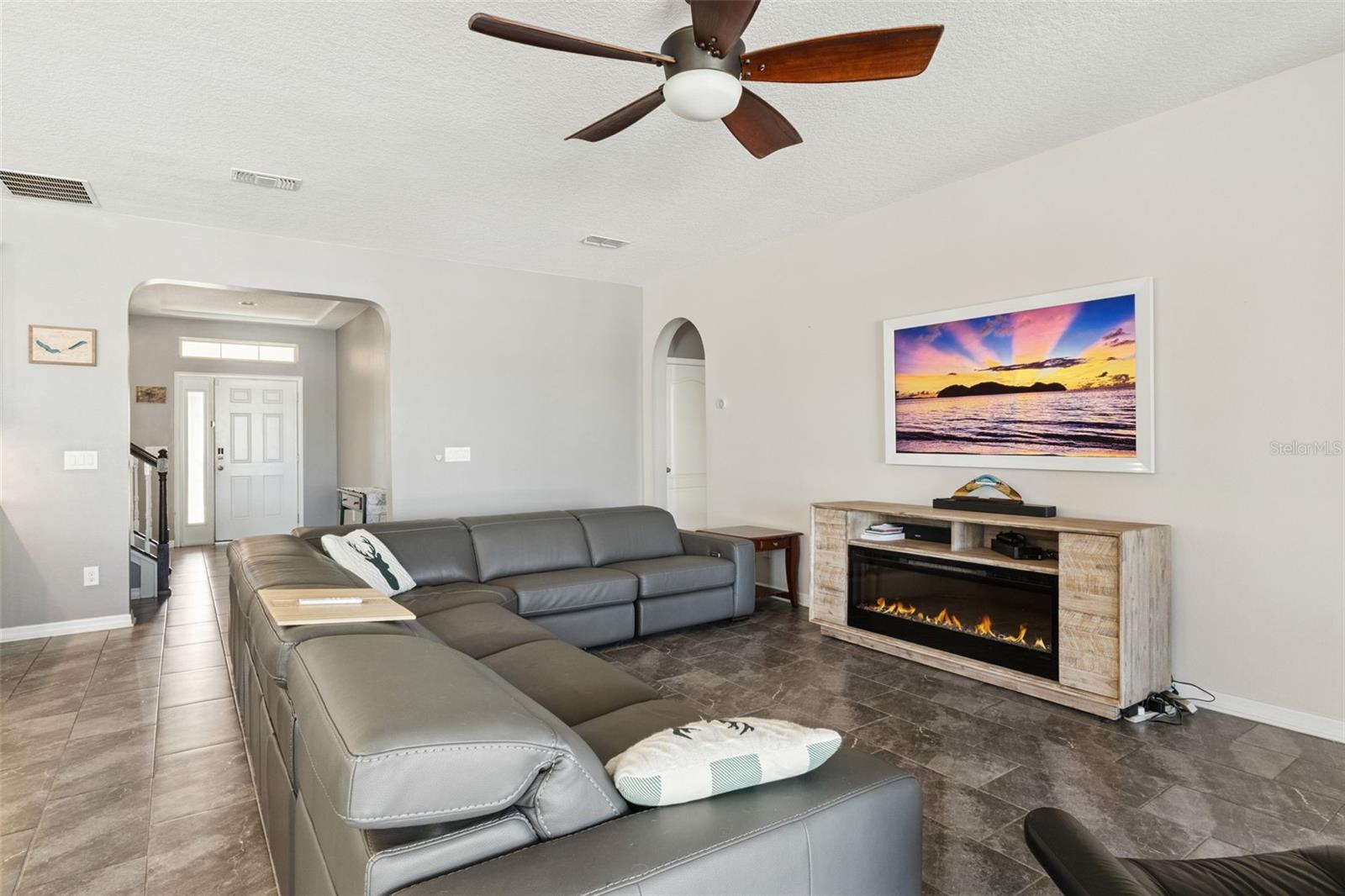 Image 11 of 41 For 4057 Silk Oak Lane