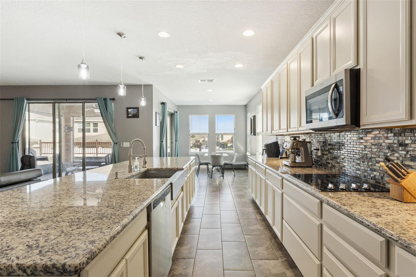 Image 8 of 41 For 4057 Silk Oak Lane